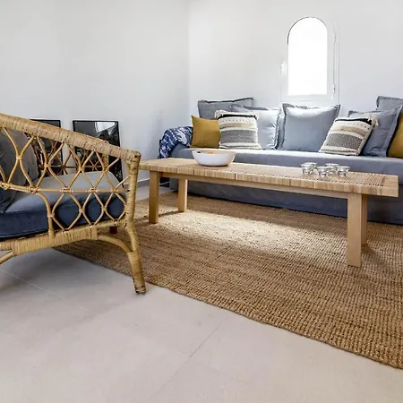 San Pedro With Terrace By Costarentals - Ref M29